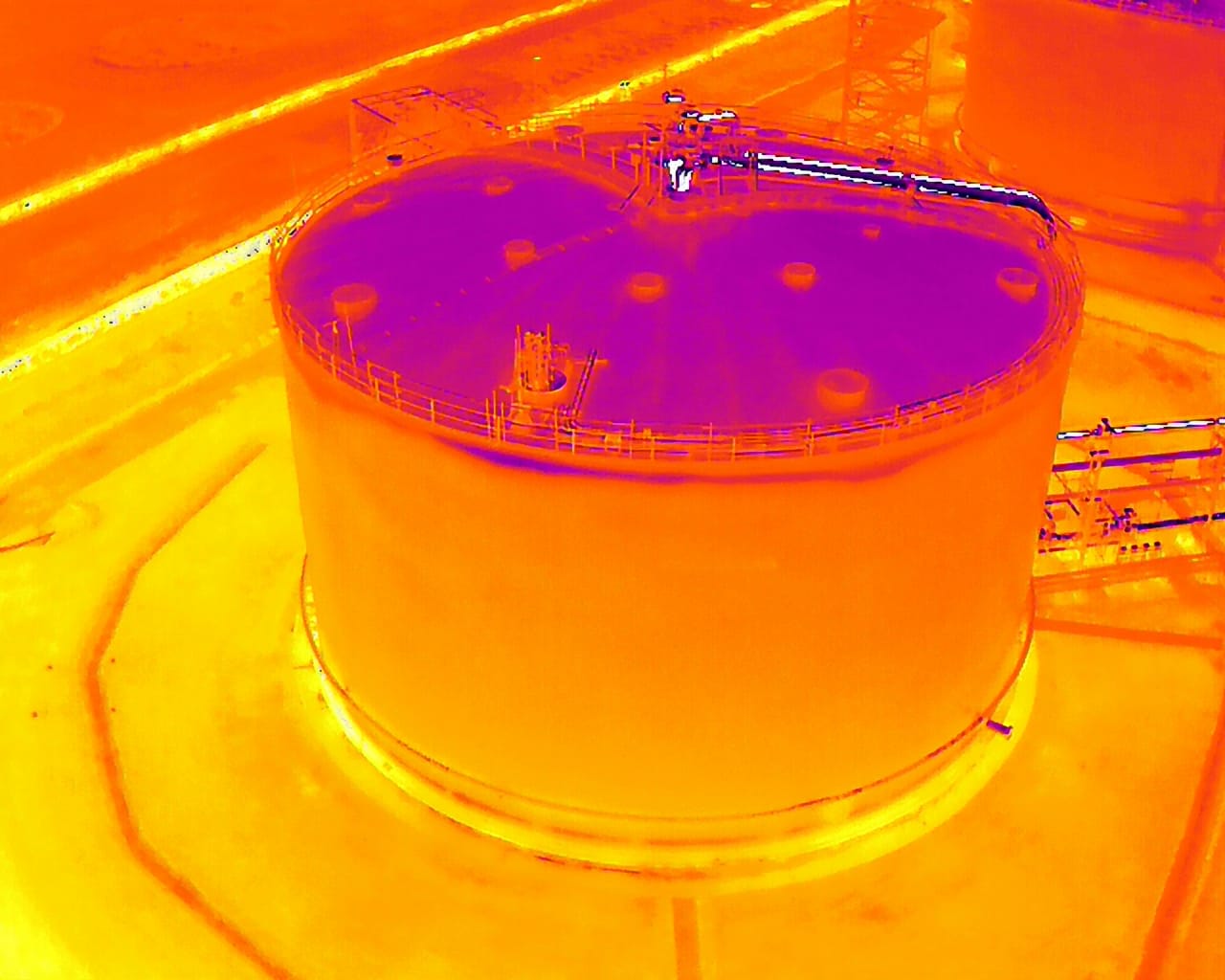 LPG Tank under thermography LPG Tank under thermography Level 3 analysis