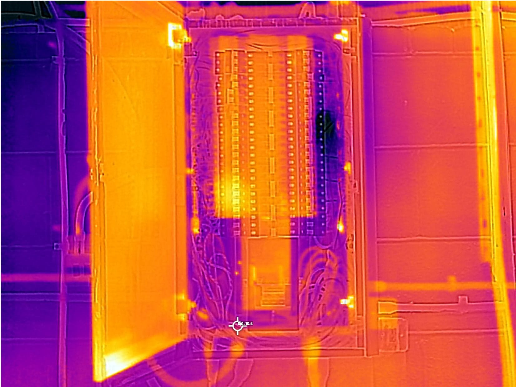 Electrical Distribution Board Thermal Inspection Anomaly
